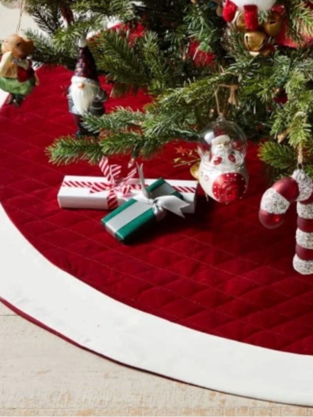 Pottery Barn Large 60 Inch Classic Tree Skirt Quilted Christmas Holiday Velvet